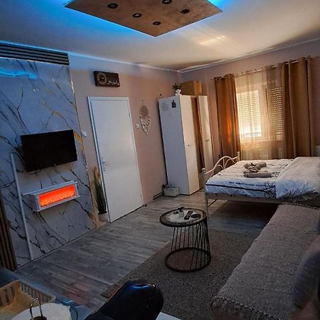 Apartman Iva Zaječar Buitenkant foto